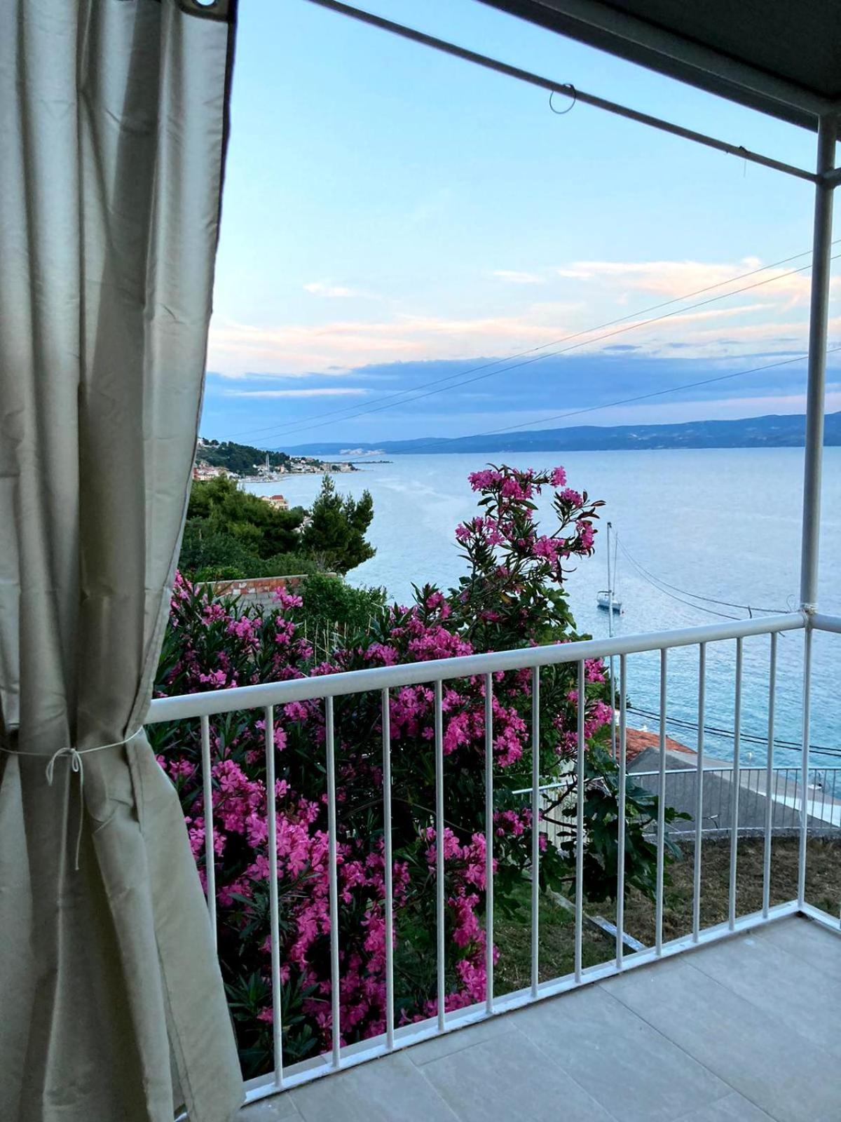 Apartment Panorama - Amazing Sea View, Newly Renovated Dugi Rat Exterior photo